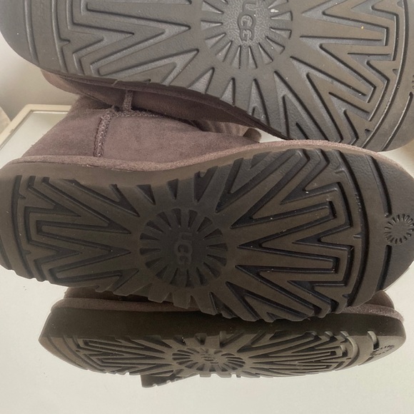 Ugg Constantine suede boots womens - Picture 9 of 9